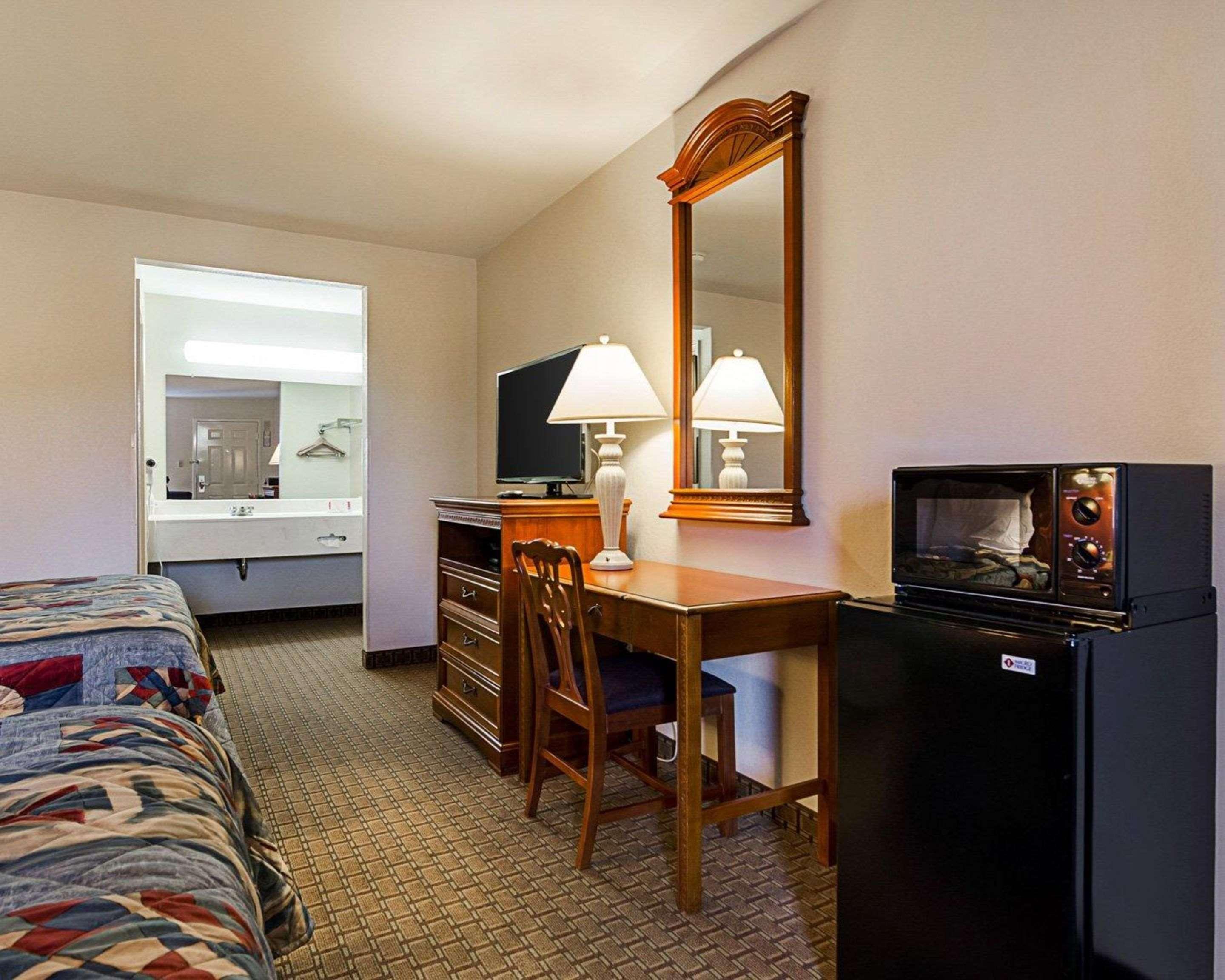 Econo Lodge Richmond Exteriör bild