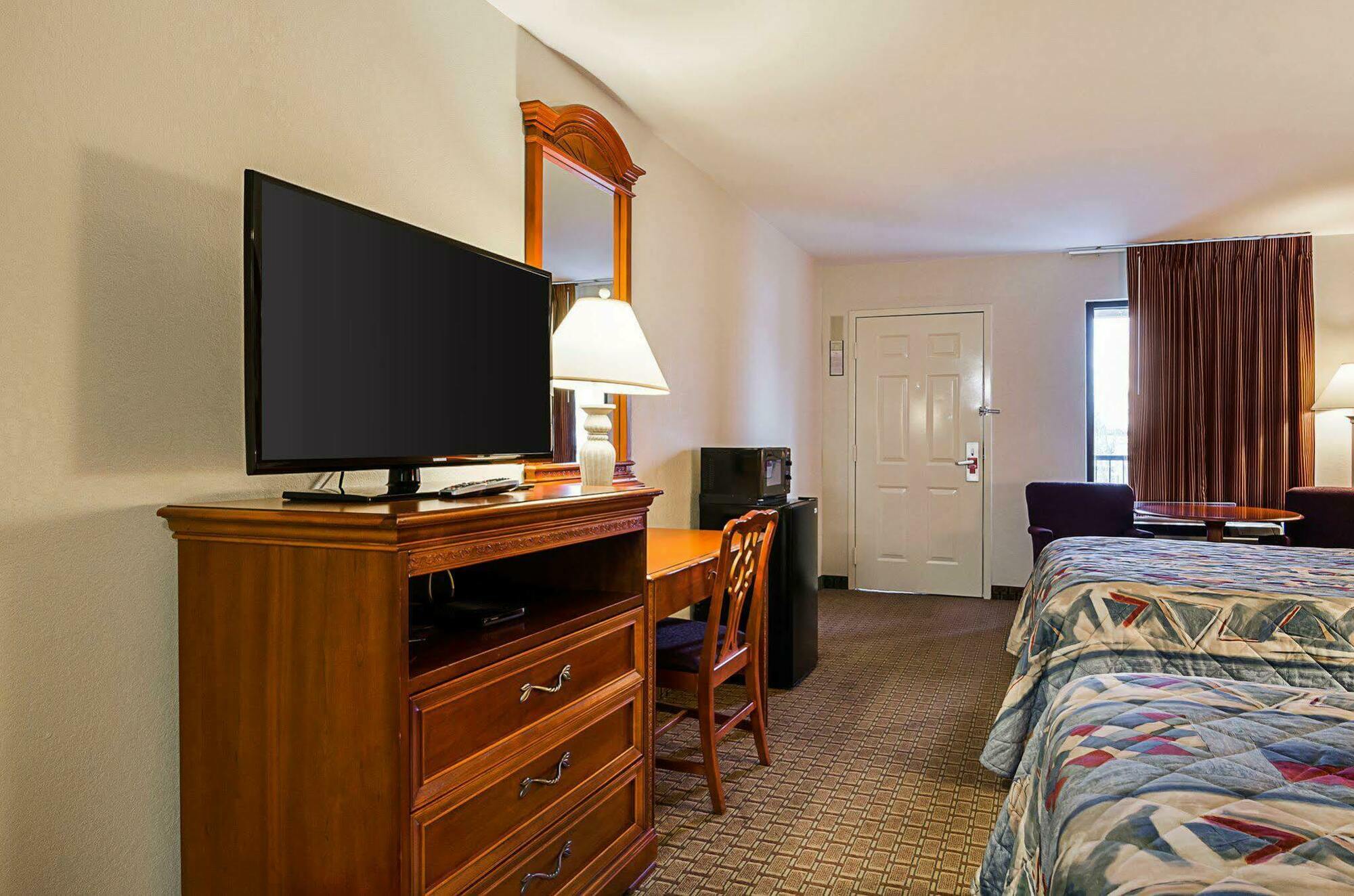 Econo Lodge Richmond Exteriör bild